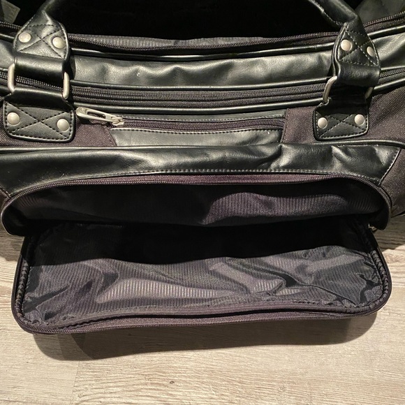 Vintage Nike Golf Large Leather Duffle Weekender Bag Black 24 x 15 x 11 - Picture 7 of 8